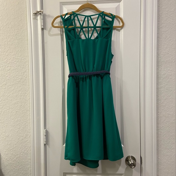 Skies Are Blue - Green Kacie Sleeveless Dress - Picture 11 of 14